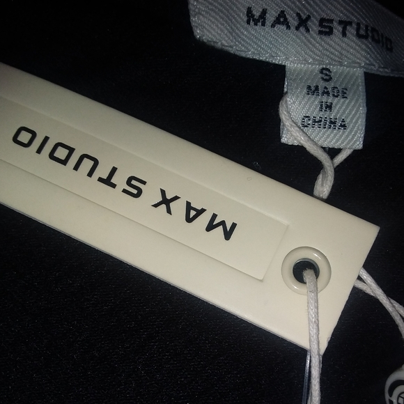 🆕️Max Studio Jersey Ruffle Sleeve Tiered Dress - Picture 9 of 10